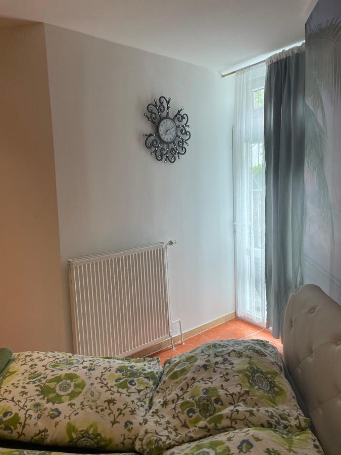 Viktoria Hostel Vienna Exterior photo