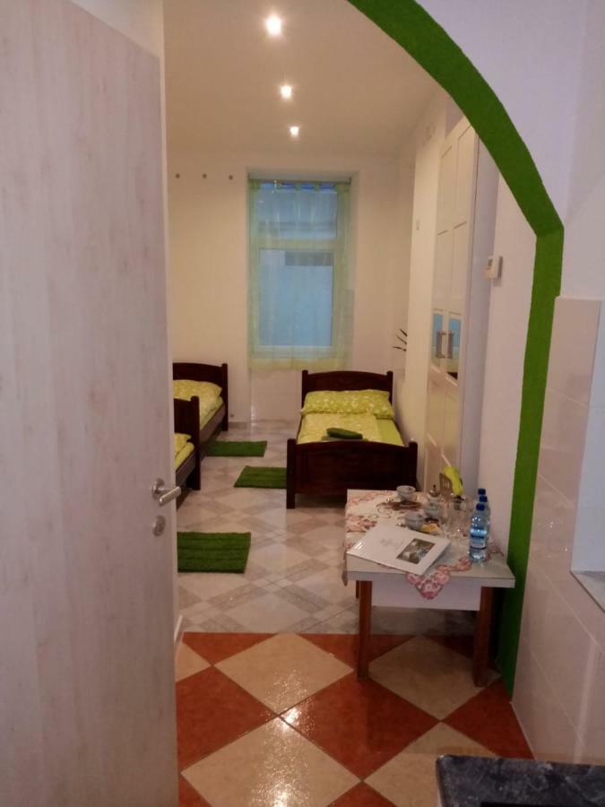 Viktoria Hostel Vienna Exterior photo